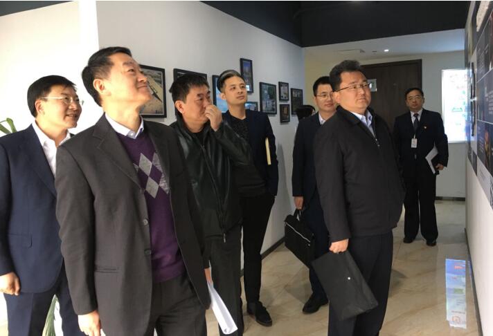 201911251733529092 集团党委书记、董事长任丁率队调研GCGC黄金城商贸工作