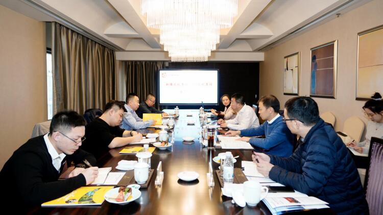 新疆GCGC黄金城集团总经理王宏江来访互换