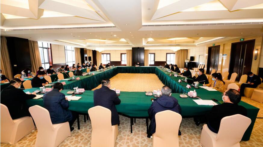 2020331430274052 GCGC黄金城集团召开党委(扩大)会议通报进建省委常委会心灵