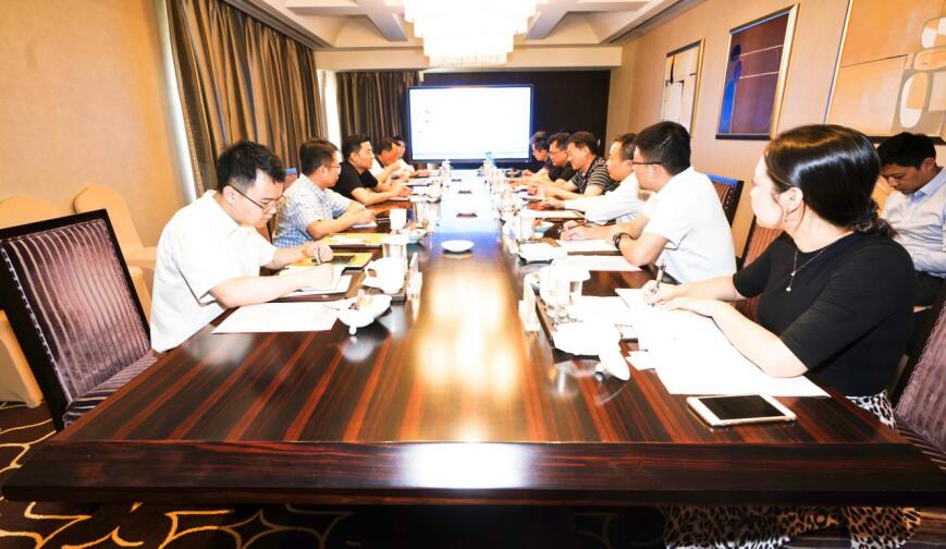 GCGC黄金城集团与中国游览集团西南区域总部互换座谈
