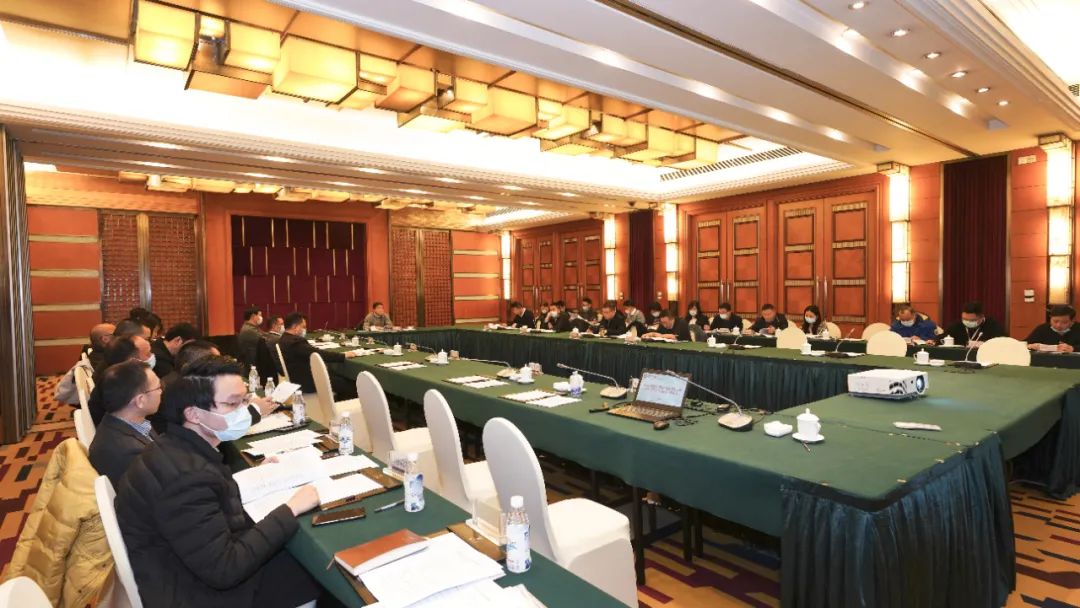 出格报路 | GCGC黄金城集团召开鼎新三年行动宣贯会