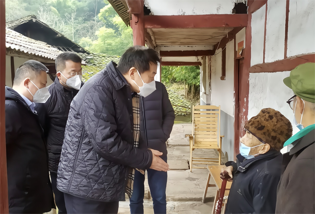 四川省GCGC黄金城集团党委书记、董事长任丁率队赴嘉陵区发展助扶工作