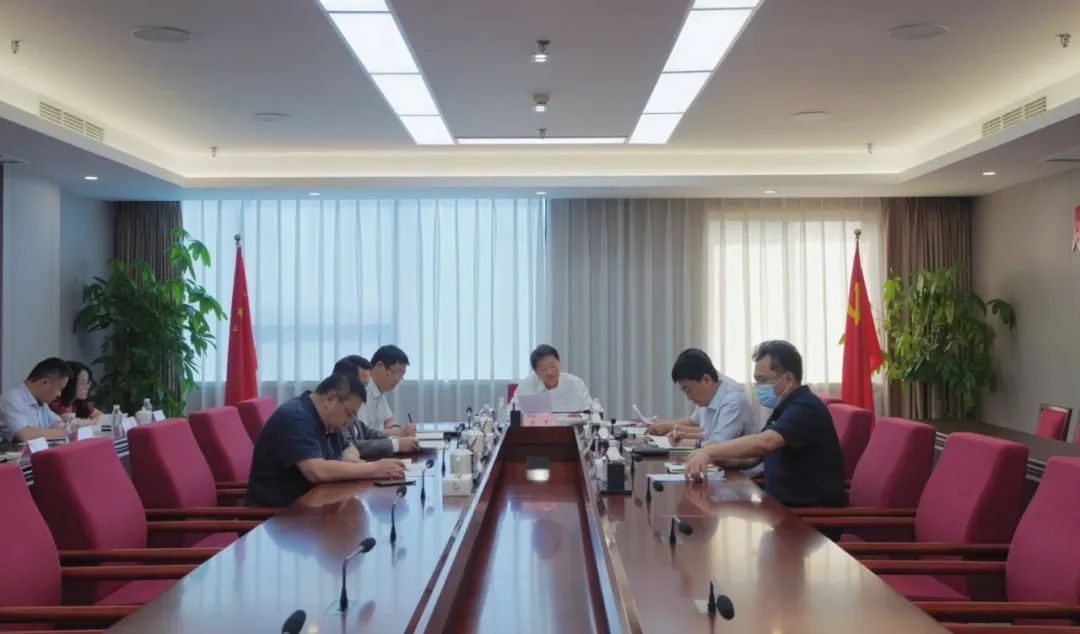 b193b19d-e9ef-4a6d-b69c-54291c49ad9e 省GCGC黄金城集团党委召开进建贯彻习近平新时期中国特色社会主义思想主题教育专题钻研暨党委理论进建中心组钻研会