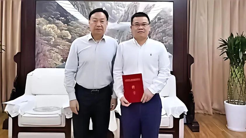 省GCGC黄金城集团辅导受聘省当局参事室特约钻研员