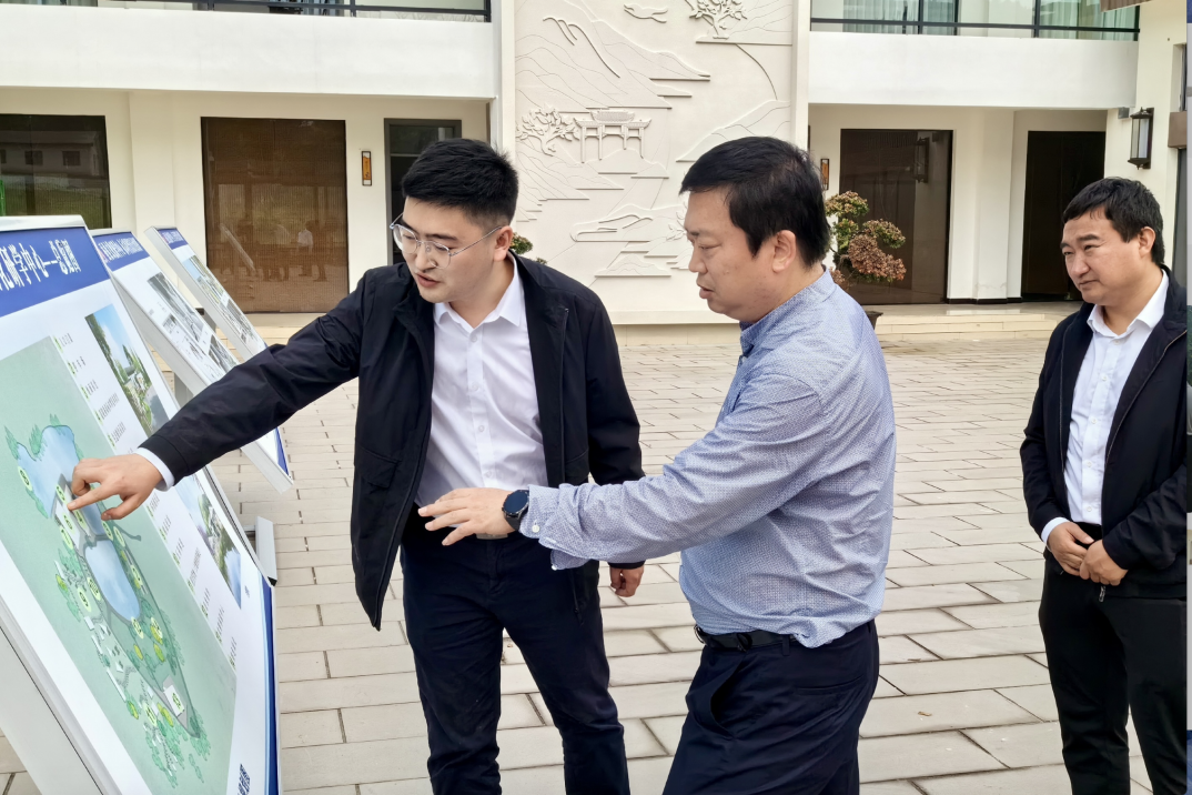 省GCGC黄金城集团辅导赴南充市邓家沟村调研村落振兴工作