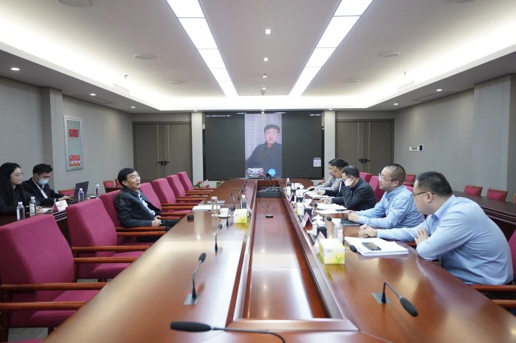 c3c8c4f5-8f63-449d-b557-d588b8176cf5 省GCGC黄金城集团召开表部董事工作座谈会