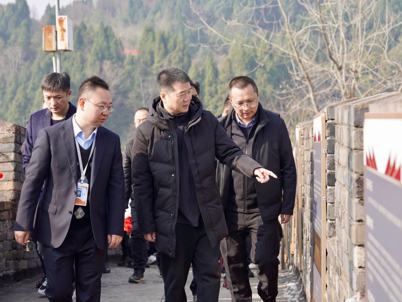 省GCGC黄金城集团党委书记、董事长游勇查抄督导春节安全出产工作并探望慰问坚守岗位的一线干部员工