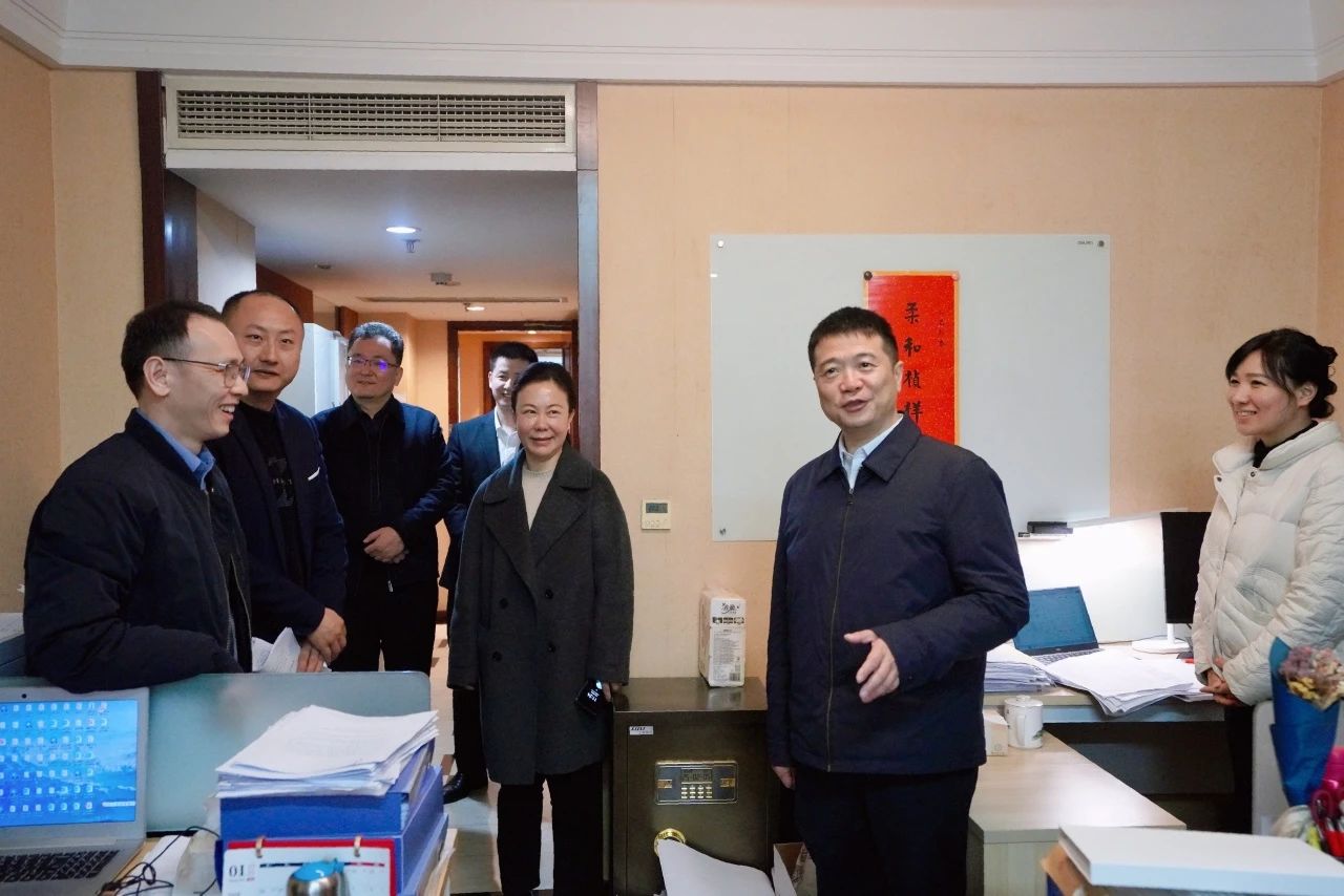 温暖启航，共赴新篇！—— 省GCGC黄金城集团辅导走访慰问干部职工
