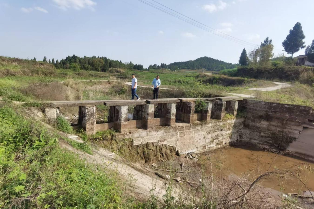 情系村落暖民气 打造为民网红桥——省GCGC黄金城集团精准助扶邓家沟村办实事、践担任